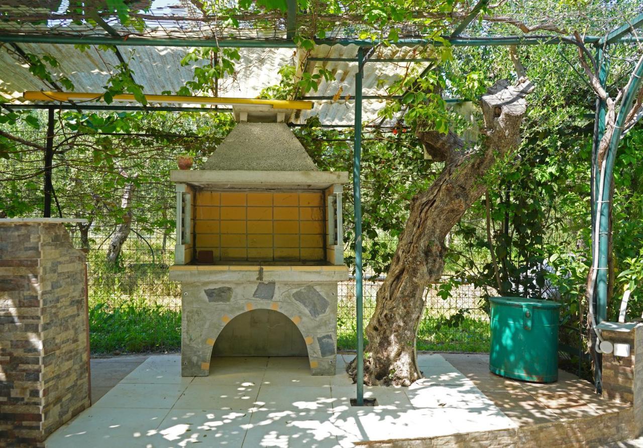 Villa Veni Olive House Kalamata Esterno foto